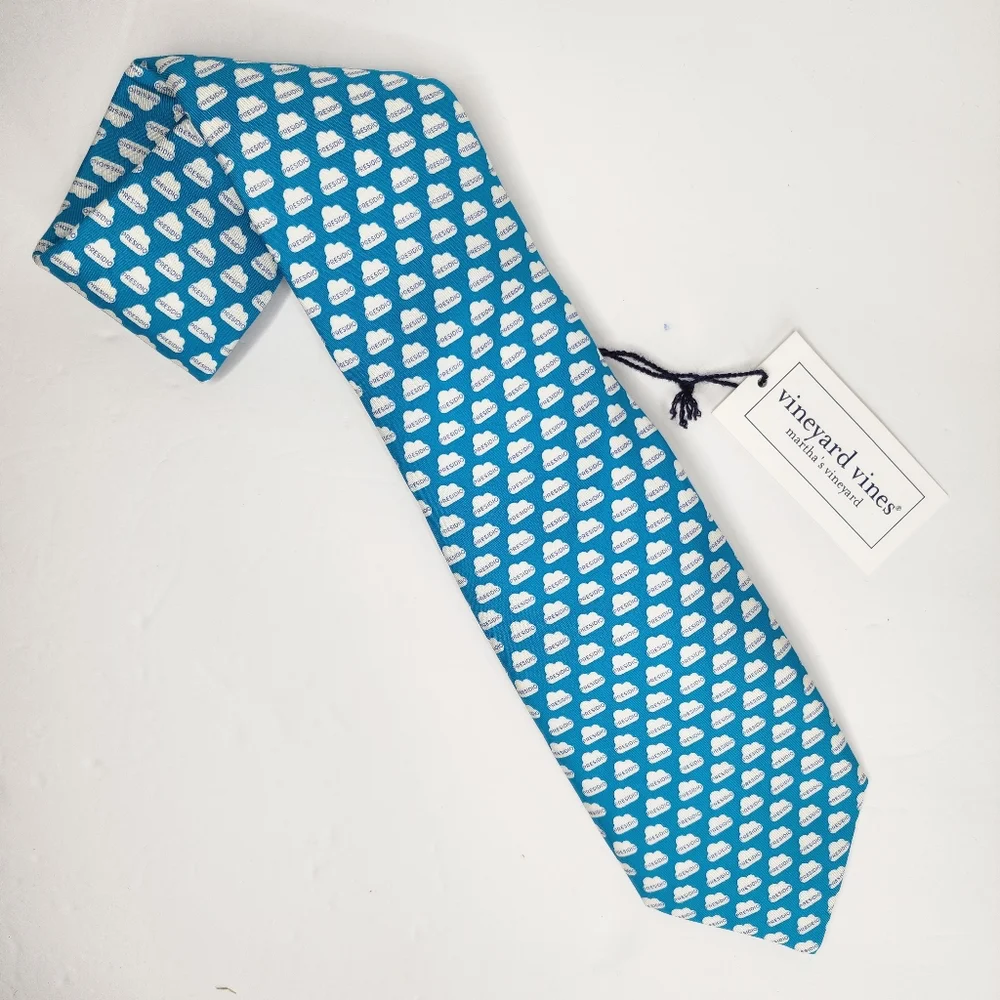 VINEYARD VINES Blue Cloud Silk Tie.